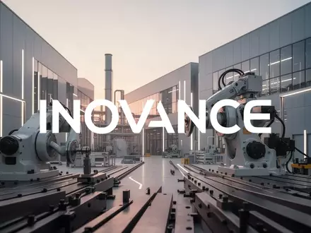 Moderne industrielle Fertigungsanlage bei Sonnenaufgang symbolisiert industrielles Wachstum und Präzision. - Foto: über boerse-global.de