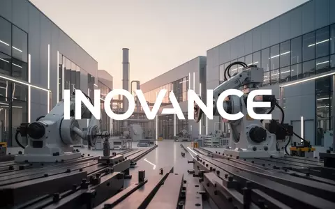 Moderne industrielle Fertigungsanlage bei Sonnenaufgang symbolisiert industrielles Wachstum und Präzision. - Foto: über boerse-global.de