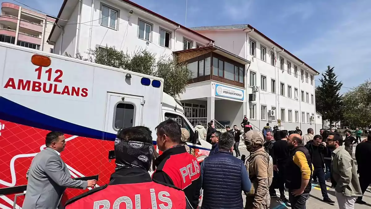 Im April schoss ein Jugendlicher an seiner Schule um sich (Archivbild) - Bild: IHA/IHA via AP/dpa