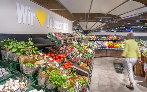 EDEKA erneut auf Platz 1: Zum zehnten Mal ausgezeichnet für Obst- und Gemüsekompetenz - Foto: presseportal.de