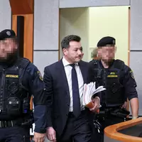 Der Investor René Benko steht erneut in Innsbruck vor Gericht. - Foto: Expa/Johann Groder/APA/dpa