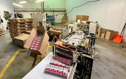 ZOLL-E: Durchsuchungen und Vollstreckung von Haftbefehlen im Bereich der illegalen Produktion von Zigaretten in Nordrhein-Westfalen - Foto: presseportal.de