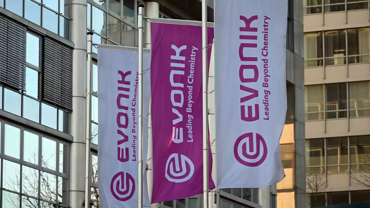 Der Chemiekonzern bekräftigt den Abbau von mehr als 3.000 Stellen. (Archivbild) - Bild: Federico Gambarini/dpa