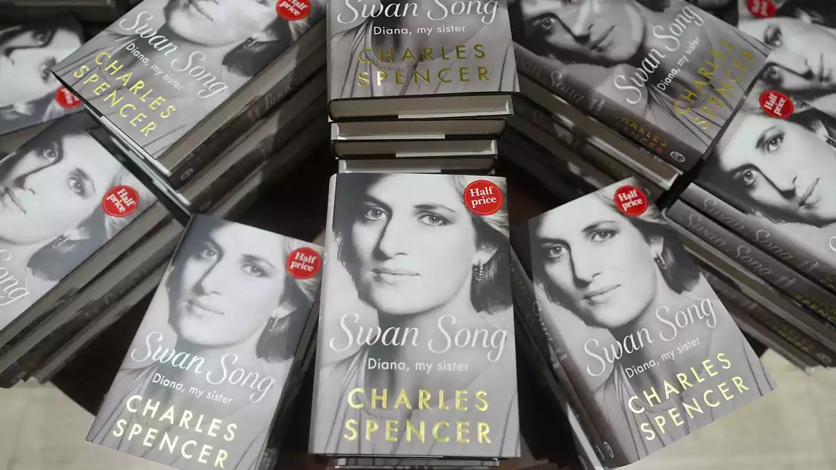 Kommentatoren in Großbritannien gehen von einem breiten Interesse für das Buch von Charles Spencer aus. - Bild: Aaron Chown/PA Wire/dpa