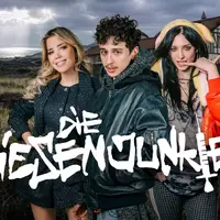 Zwischen Dünen und Detox: Die Friesenjunkies - Impro-Dramedy von den Belton-Brüdern mit Sylvie Meis/ Ab 6. November 2026 in der ARD Mediathek und am 13. und 14. November im Ersten - Foto: presseportal.de