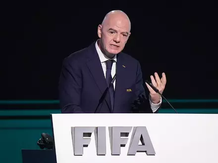 FIFA-Chef Infantino geht mit einem Brief an die Fußball-Funktionäre in die Offensive. (Archivbild) - Foto: Darryl Dyck/The Canadian Press/AP/dpa