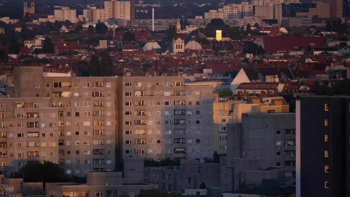 In Berlin ist die Debatte um die Vergesellschaftung großer Wohnungsbestände in vollem Gange. (Archivbild) - Bild: Sebastian Gollnow/dpa