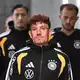 Neue Männer braucht das Land. Freiburgs Philipp Treu soll das Vakuum rechts hinten füllen.     - Bild: Federico Gambarini/dpa