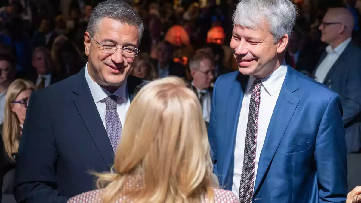 EU-Kommissar Tzitzikostas und Bundesverkehrsminister Bilger besuchen die Innotrans in Berlin. - Bild: Christophe Gateau/dpa