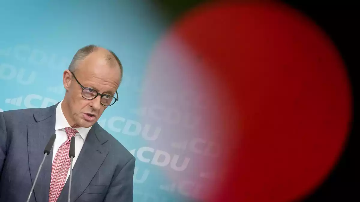 Der Kanzler hat deutlich gemacht, dass er CDU-Chef und Kanzler bleiben will.  - Bild: Kay Nietfeld/dpa