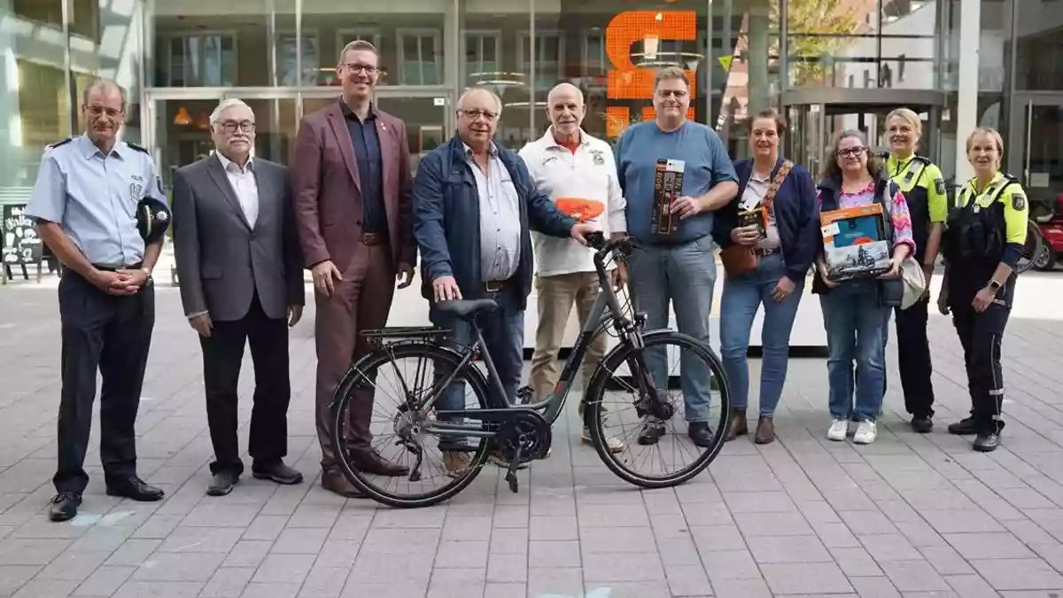 POL-COE: Dülmen, einsA/ Glückliche Gewinner - Bild: presseportal.de