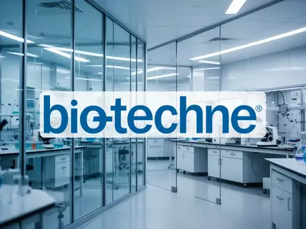 Moderne Architektur eines biotechnologischen Forschungszentrums mit steriler Laborumgebung und professioneller Beleuchtung - Foto: über boerse-global.de
