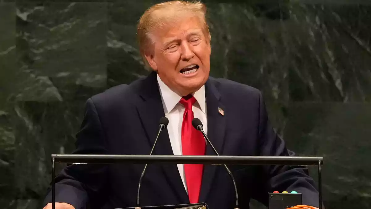 Superintelligenz statt Künstliche Intelligenz: Donald Trump will einen neuen Namen für die Technologie. - Bild: Seth Wenig/AP/dpa