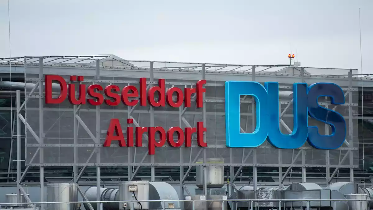 Die Eurowings-Maschine musste kurz nach dem Start eine Sicherheitslandung hinlegen.  - Bild: Christophe Gateau/dpa/dpa-tmn