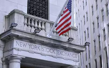 US-Fahne an der New York Stock Exchange - Foto: via dts Nachrichtenagentur