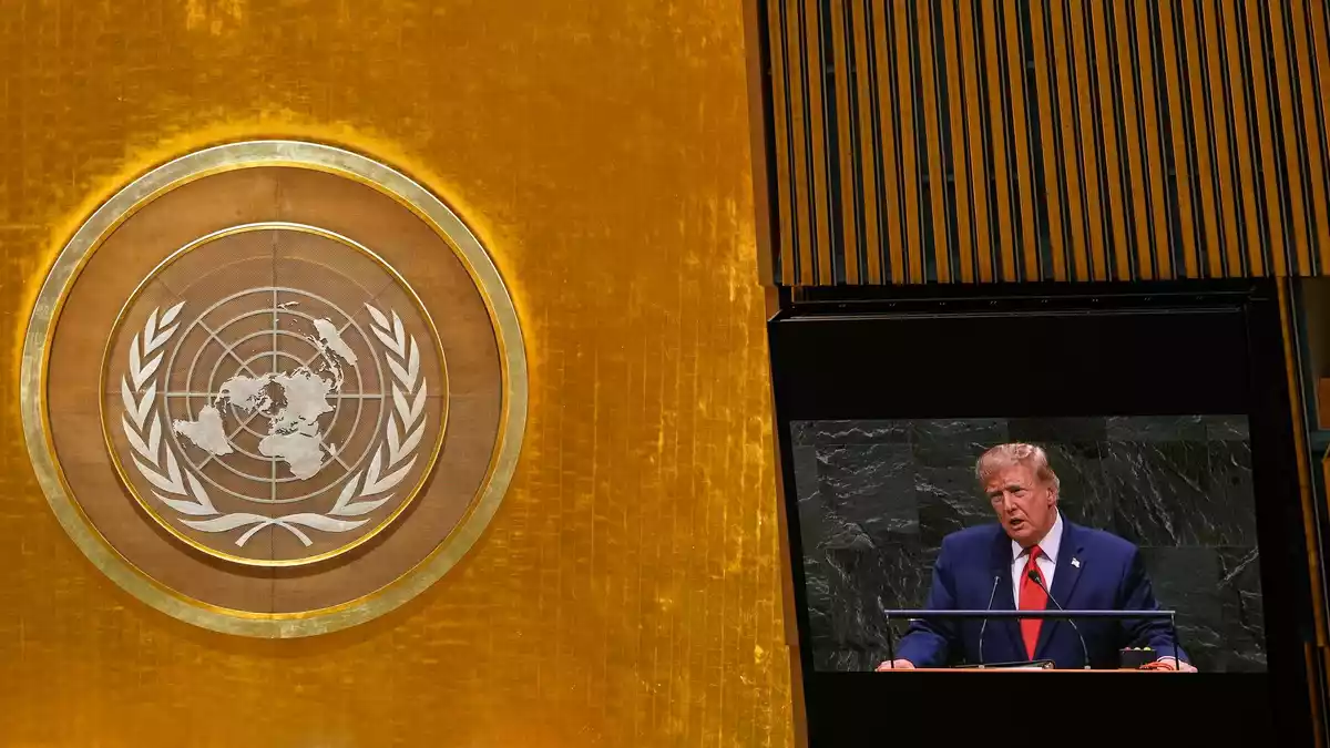 Trump drohte dem Iran während seiner Rede wiederholt. - Bild: Seth Wenig/AP/dpa
