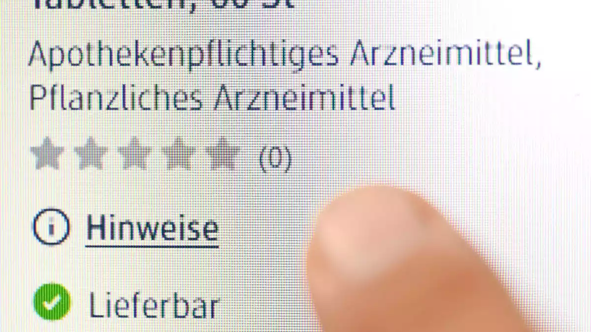 Bei der Versand-Apotheke von dm bekommt man apothekenpflichtige, rezeptfreie Medikamente. - Bild: Bernd Weißbrod/dpa