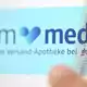 Die Versand-Apotheke dm-med bezeichnet dm als Partnerunternehmen. - Bild: Bernd Weißbrod/dpa
