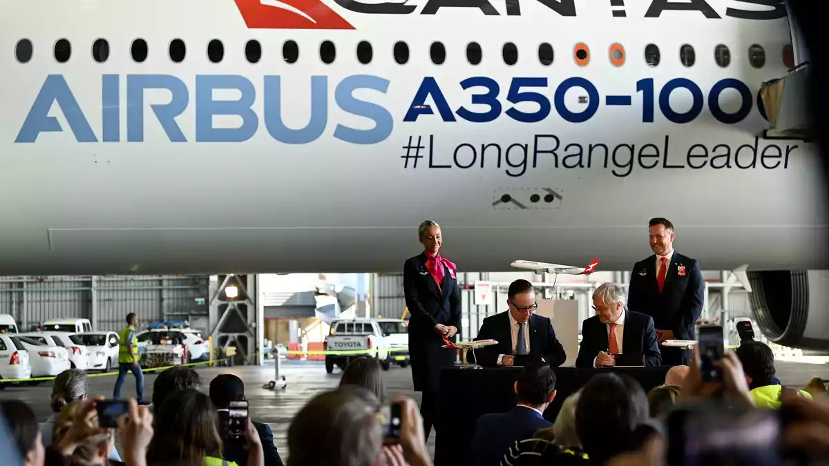 Schon 2022 kündigte Qantas mit «Project Sunrise» die längsten Nonstop-Flüge der Welt an. (Archivbild) - Bild: Bianca De Marchi/AAP/dpa