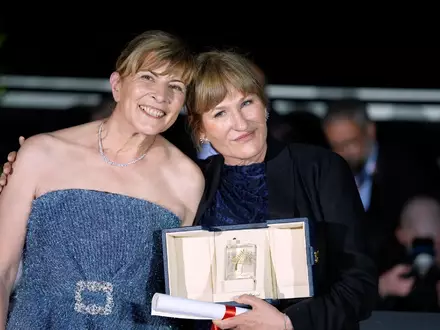 Hauptdarstellerin Jana Radewa (l) und die Regisseurin Valeska Grisebach in Cannes. (Archivbild) - Foto: John Locher/Invision/AP/dpa