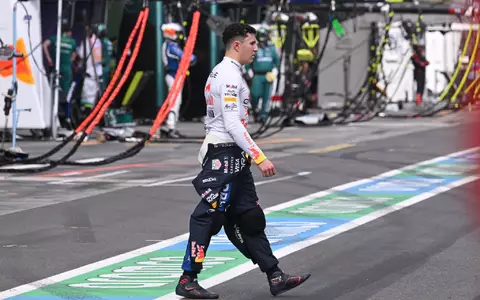 Isack Hadjar bleibt auch 2027 bei Red Bull. (Archivbild) - Foto: William West/POOL AFP/dpa