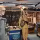 Das geheime Waffenarsenal lag hinter einer Art privatem Waffenmuseum mit Geheimtüren, versteckten Räumen und verborgenen Schließmechanismen. (Archivbild) - Bild: --/Polizei Wuppertal/dpa