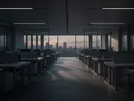 Ein menschenleeres, modern gestaltetes Großraumbüro in der Dämmerung, das eine Atmosphäre von hoher beruflicher Anspannung vermittelt. - Foto: über boerse-global.de