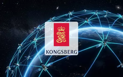 Abstrakte Darstellung einer Satellitenkommunikation im Weltraum mit leuchtenden Datenströmen vor dunklem Hintergrund. - Foto: über boerse-global.de