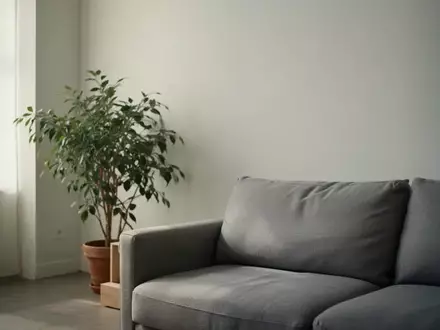 Symbolbild: helles, minimalistisch eingerichtetes Wohnzimmer - Foto: über boerse-global.de