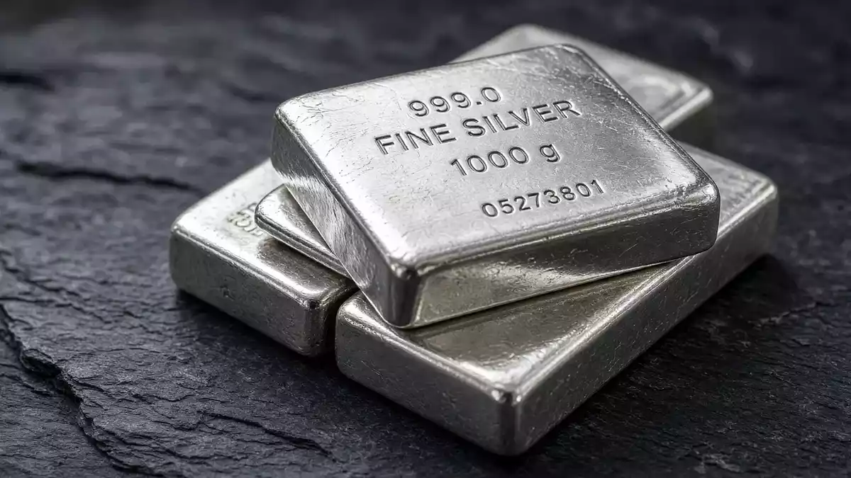 UBS Cuts Silver Outlook to $75 by March 2027 on Weaker Solar Demand