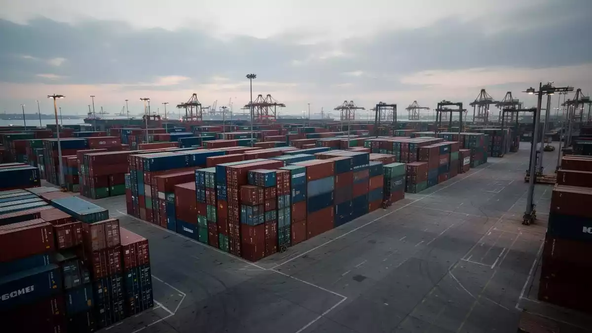 EU plant neue Gebühr für Kleinsendungen ab November 2026