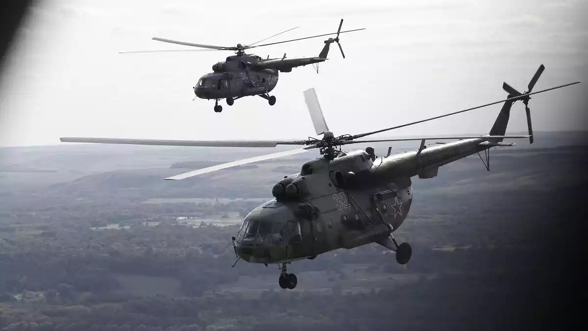 Ein russischer Militärhubschrauber vom Typ Mi-8 hat nach polnischen Angaben den Luftraum über dem Nato-Land verletzt. (Archivbild) - Bild: picture alliance / dpa