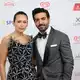 M'Barek und seine Frau Jessica Anfang des Jahres beim Deutschen Filmball. (Archivbild) - Bild: Felix Hörhager/dpa