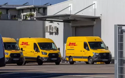 Das DHL-Zentrum in Leizen wurde vorsorglich gesperrt.  - Foto: Jens Büttner/dpa