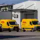Das DHL-Zentrum in Leizen wurde vorsorglich gesperrt.  - Bild: Jens Büttner/dpa