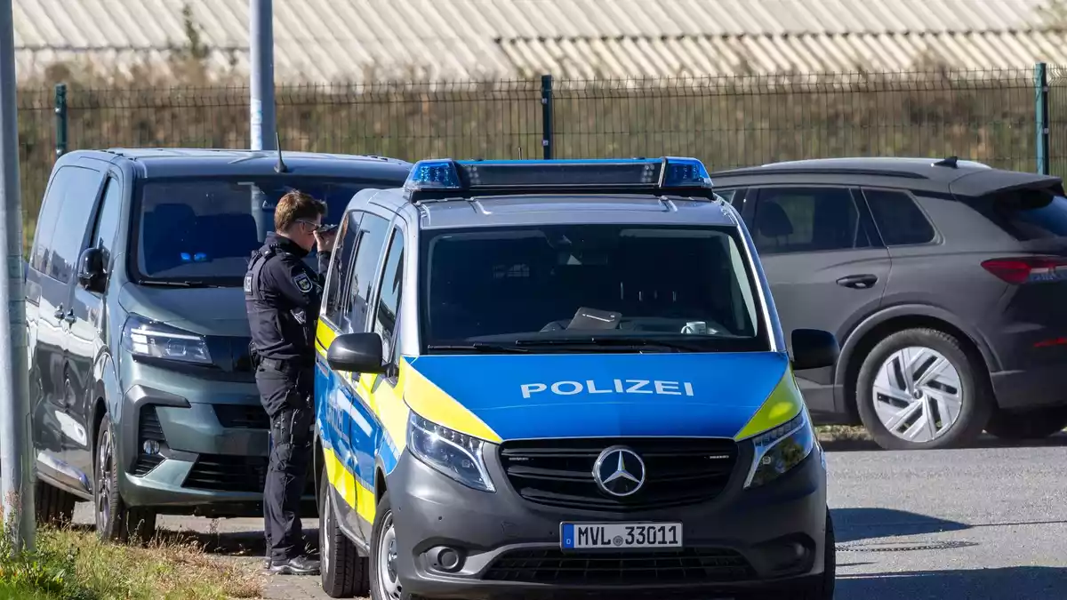 ine Laboranalyse habe ergeben, dass es sich um Galinstan handele, hieß es. - Bild: Jens Büttner/dpa