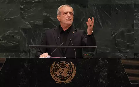 Der iranische Präsident Massud Peseschkian hat sich bei der UN-Generaldebatte gegen Anschuldigungen der USA gewehrt.  - Foto: Heather Khalifa/FR172147 AP/AP/dpa