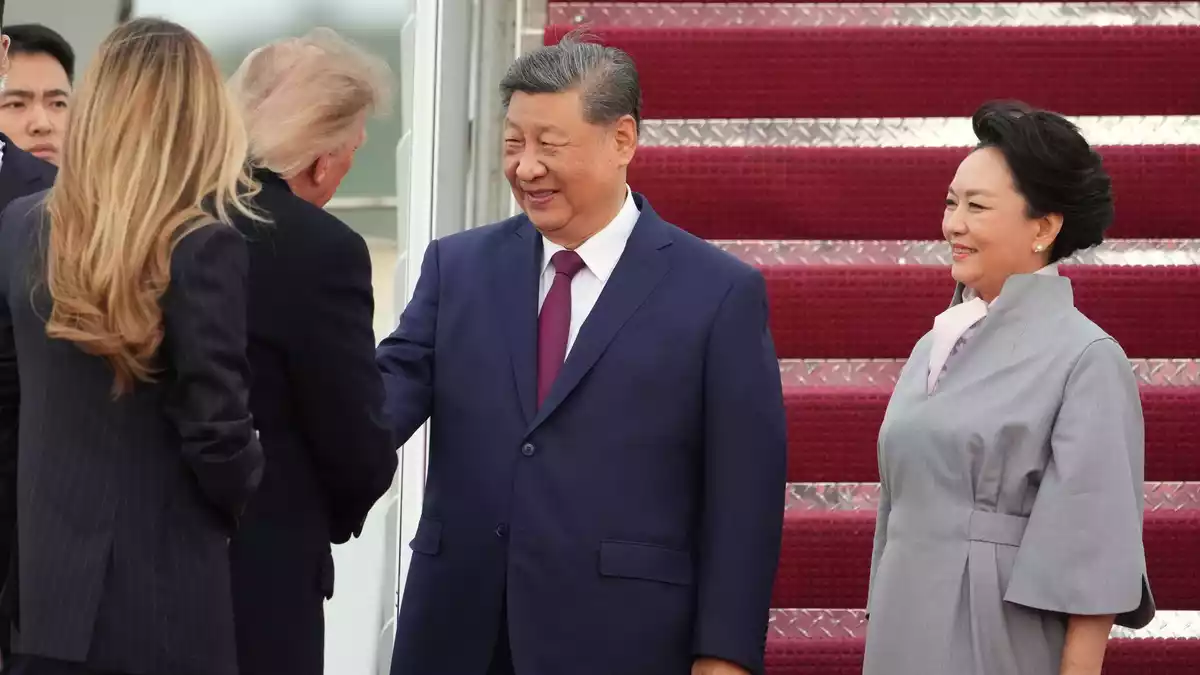 Xi Jinping ist zu seinem Besuch in Washington eingetroffen. - Bild: Alex Brandon/AP/dpa