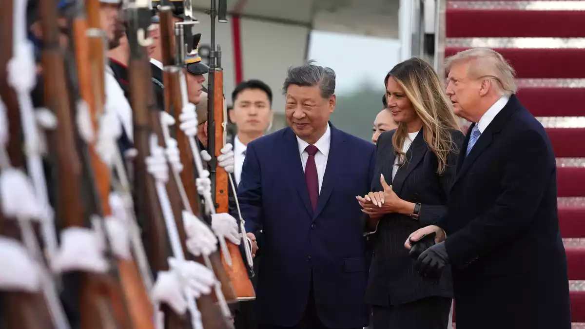 Xi landet zu Staatsbesuch in den USA. - Bild: Alex Brandon/AP/dpa