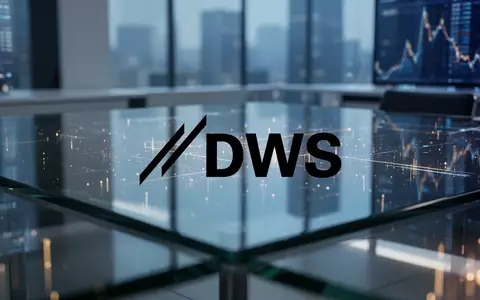 Abstrakte Darstellung moderner Finanztechnologie mit digitalen Lichtreflexen auf einer glatten Oberfläche. - Foto: über boerse-global.de