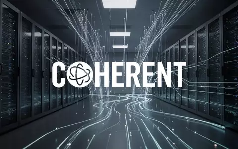 Abstrakte Darstellung moderner Rechenzentrum-Infrastruktur mit leuchtenden Glasfaserverbindungen und Datenströmen. - Foto: über boerse-global.de