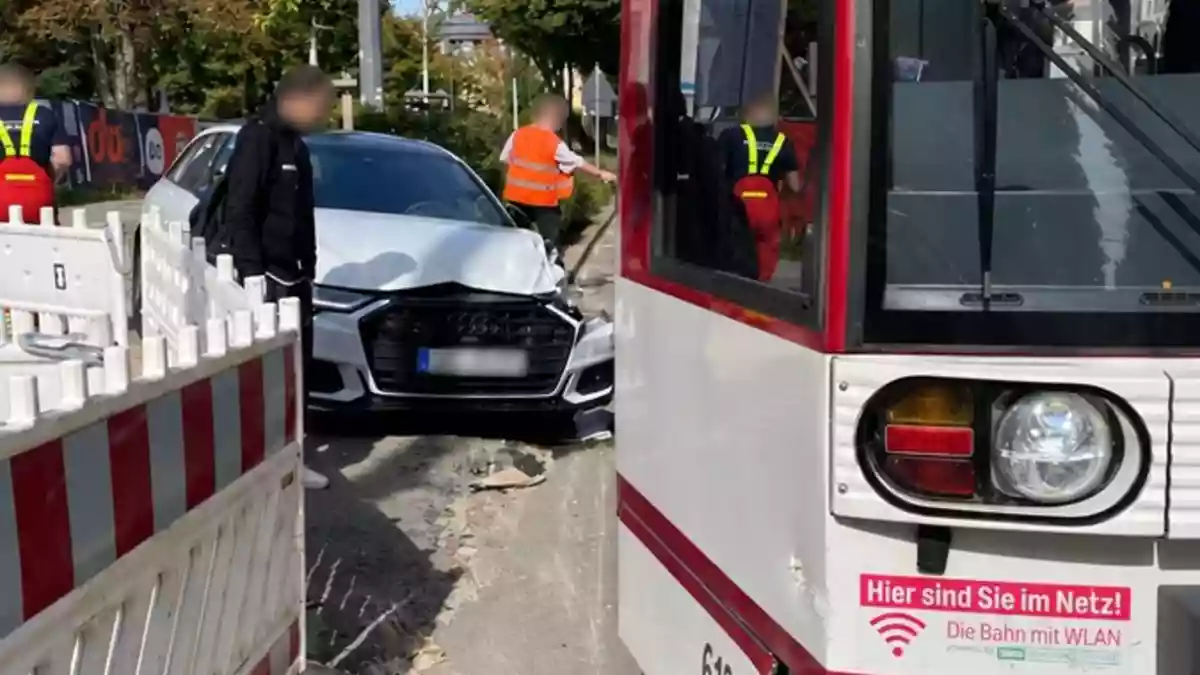 LPI-EF: Hoher Sachschaden bei Verkehrsunfall mit Straßenbahn - Bild: presseportal.de