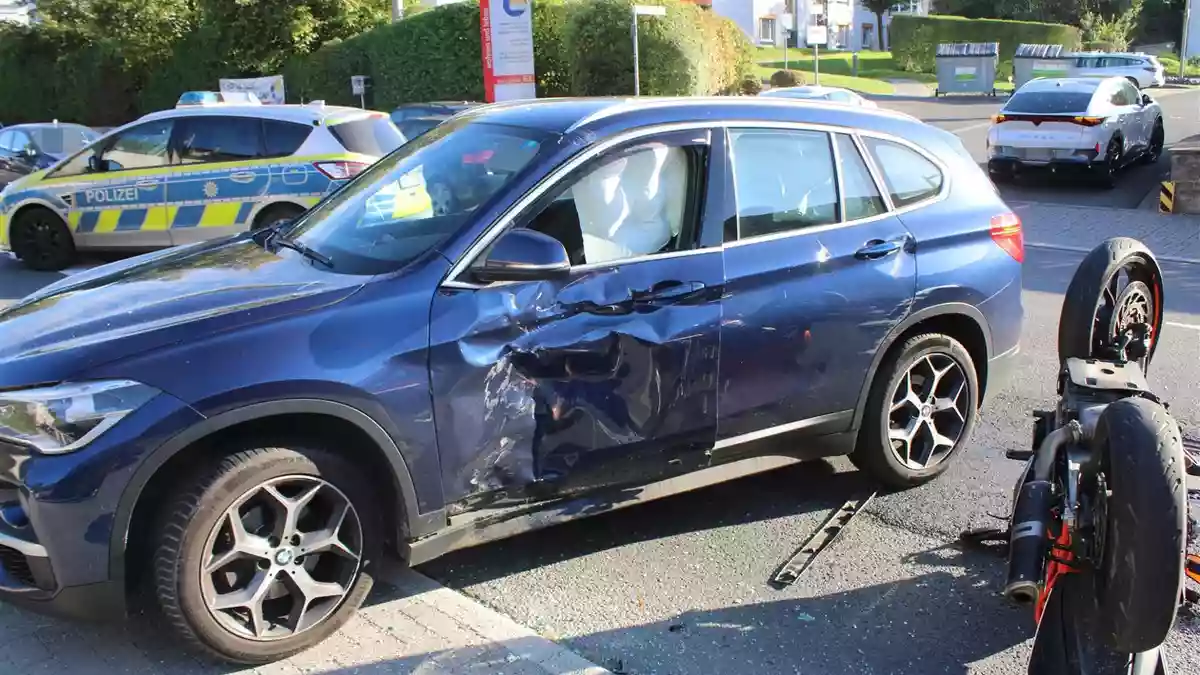 POL-RBK: Overath - Kollision bei Überholmanöver - 16-Jähriger schwer verletzt - Bild: presseportal.de