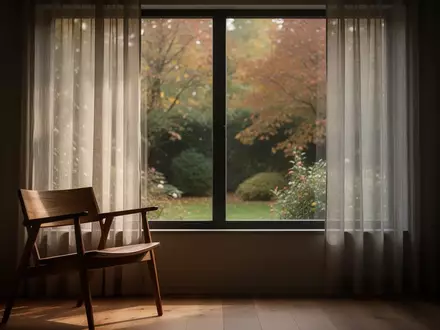Ein ruhiger Raum mit Tageslicht und Blick in einen herbstlichen Garten, der eine Atmosphäre der Genesung vermittelt. - Foto: über boerse-global.de