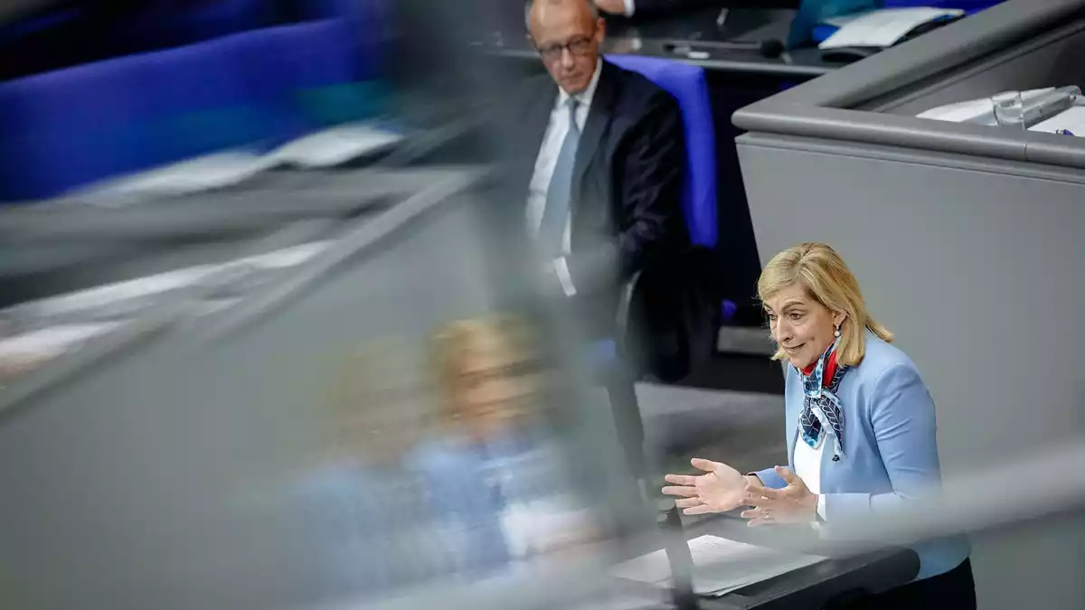 Die Verantwortung für den Bundesnachrichtendienst (BND) liegt im Bundeskanzleramt, die Aufsicht über das Bundesamt für den Verfassungsschutz hat das Bundesinnenministerium. - Bild: Kay Nietfeld/dpa