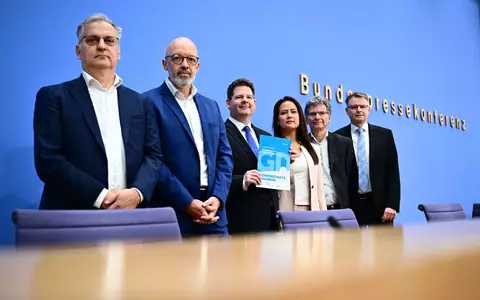 Trotz besserer Wachstumserwartungen blicken führende Ökonomen mit Sorge in die Zukunft. - Foto: Sebastian Gollnow/dpa