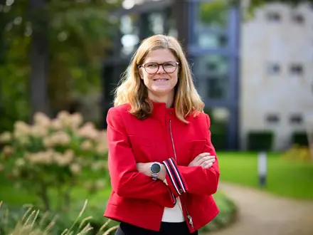 Die HPI-Chefin Daniela Gerd tom Markotten fordert die KI-Konzerne auf, ihre geschlossenen Systeme zu öffnen. - Foto: Bernd von Jutrczenka/dpa
