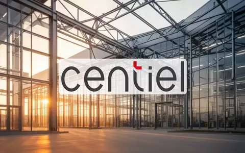 Moderne Produktionsstätte in einem hellen, architektonisch ansprechenden Industrieumfeld bei Sonnenlicht. - Foto: über boerse-global.de