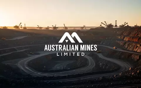 Moderne Bergbau-Landschaft bei Sonnenaufgang mit Fokus auf industrielle Erschließung und geologische Exploration. - Foto: über boerse-global.de