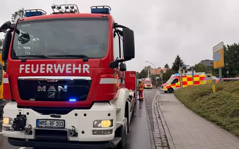FW Neumünster: Schwerverletzter Radfahrer nach Verkehrsunfall mit LKW - Foto: presseportal.de